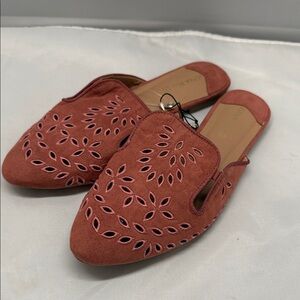 Elegant Pink Suede Mules with Cutout Design 7.5